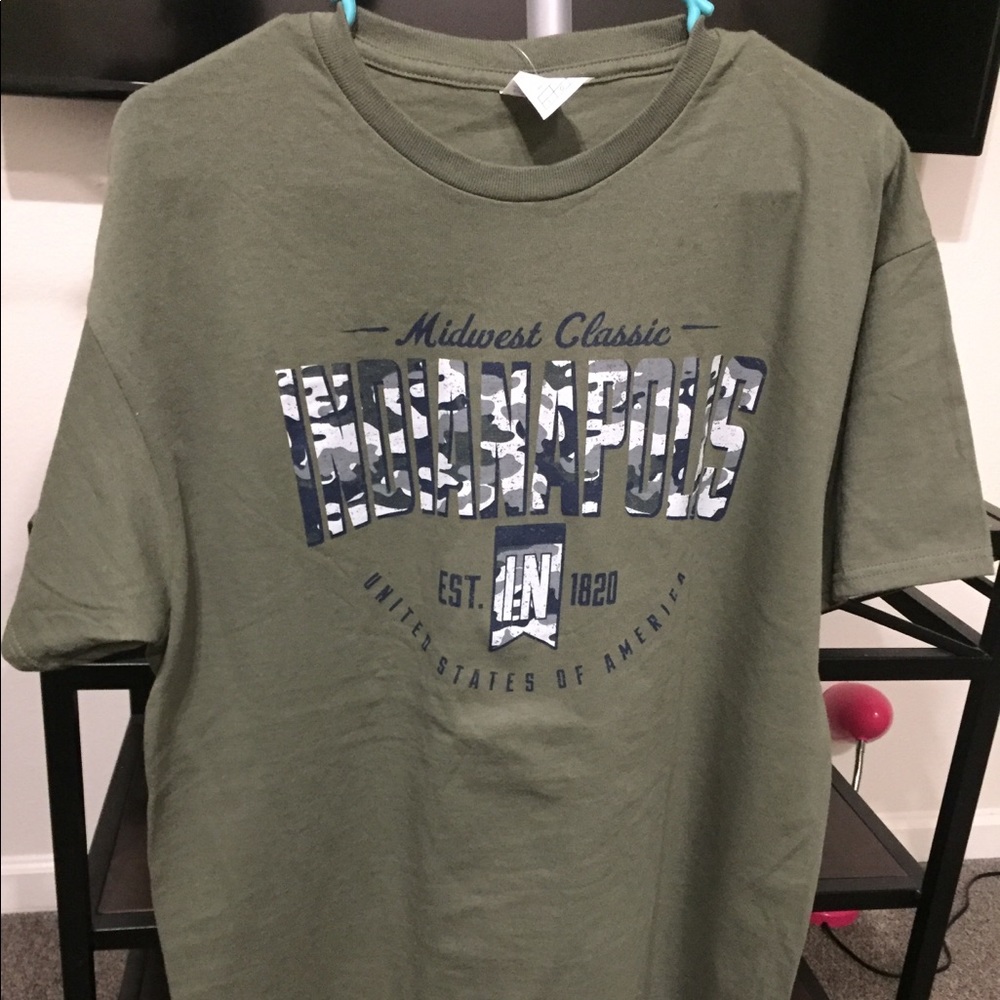 NEW Army Green Camouflage Graphic Tee Unisex Large